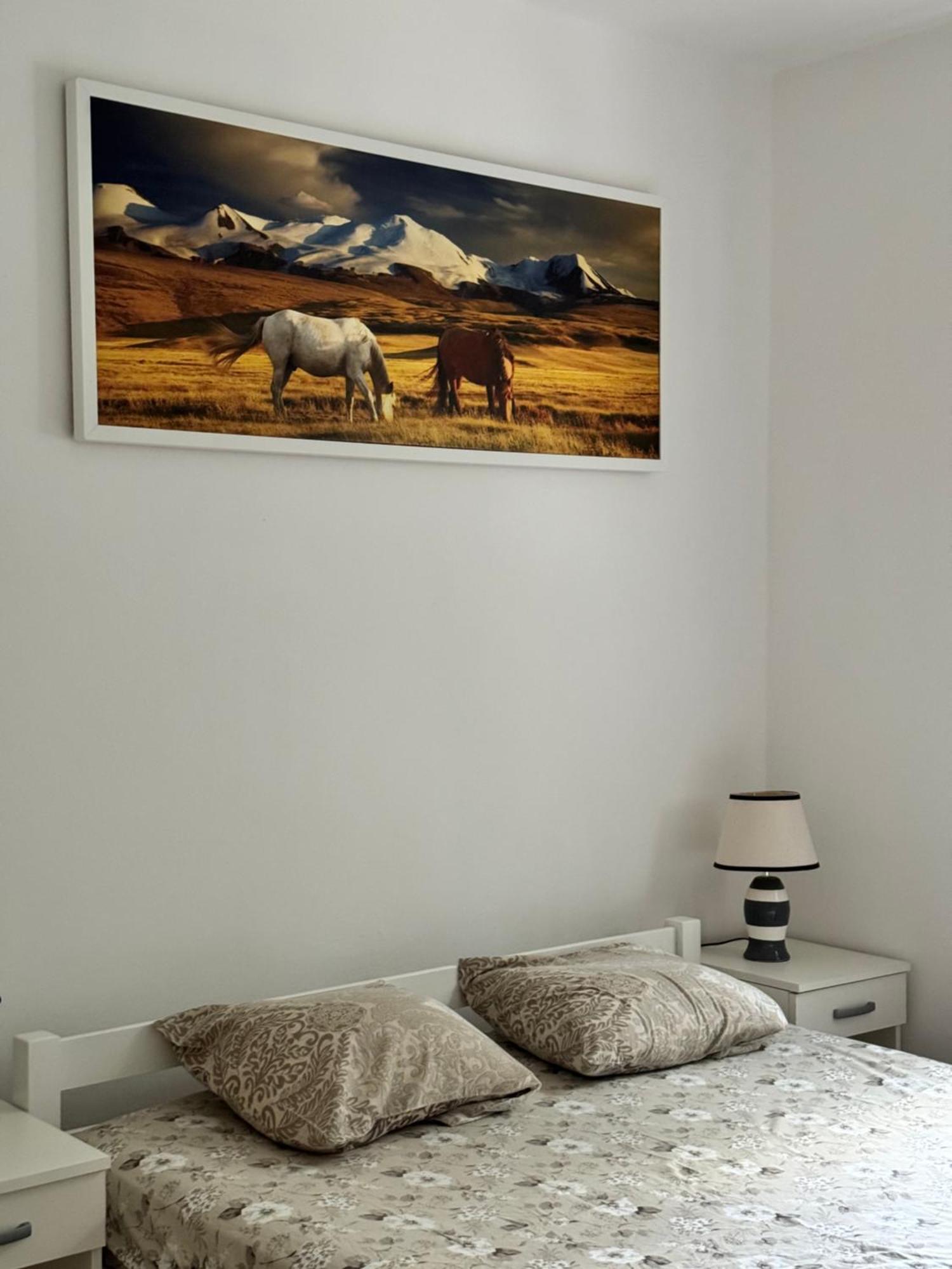 Apartmán Carine Garden Risan Exteriér fotografie