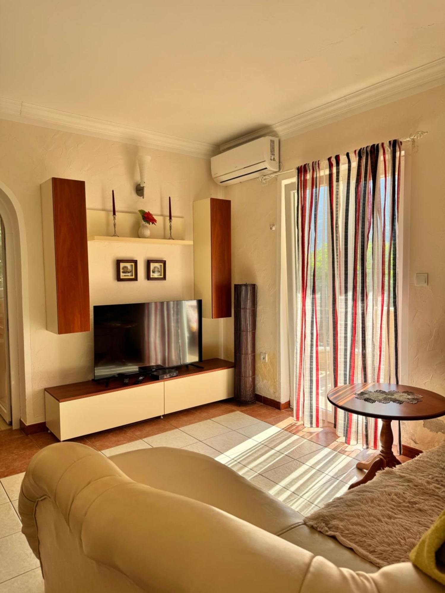 Apartmán Carine Garden Risan Exteriér fotografie