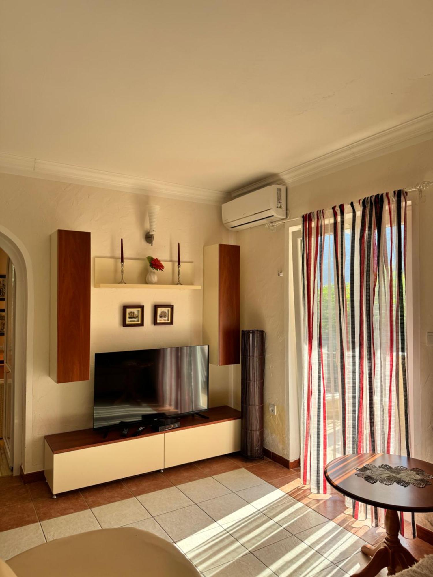 Apartmán Carine Garden Risan Exteriér fotografie