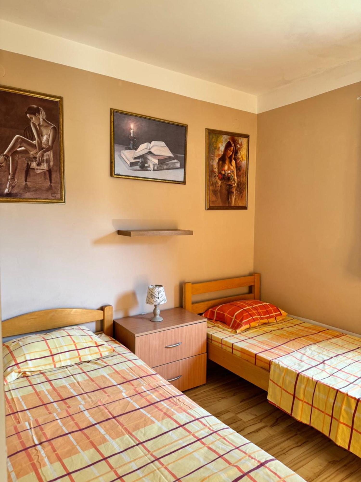 Apartmán Carine Garden Risan Exteriér fotografie